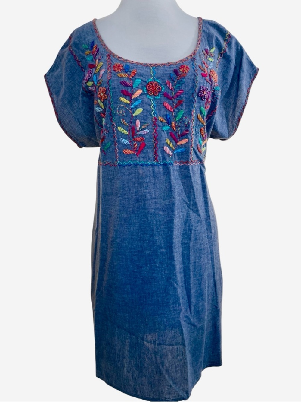 AbrazoStyle Chambray Lilia Embroidered Shift Dress Womens Size Large NWOT